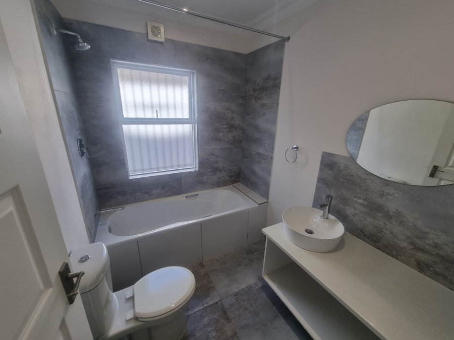 To Let 3 Bedroom Property for Rent in Rondebosch East Western Cape